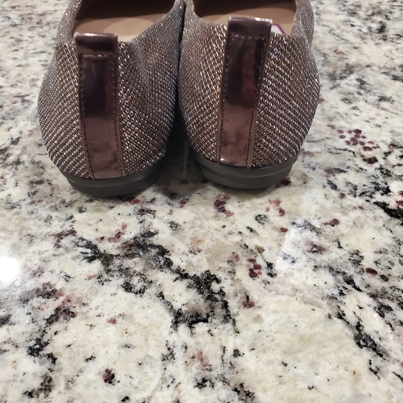 Easy Spirit Flats - Picture 2 of 7